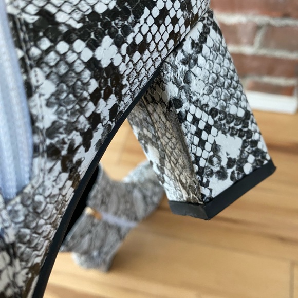 COPY - IDIFU • Faux snakeskin booties - Picture 10 of 10